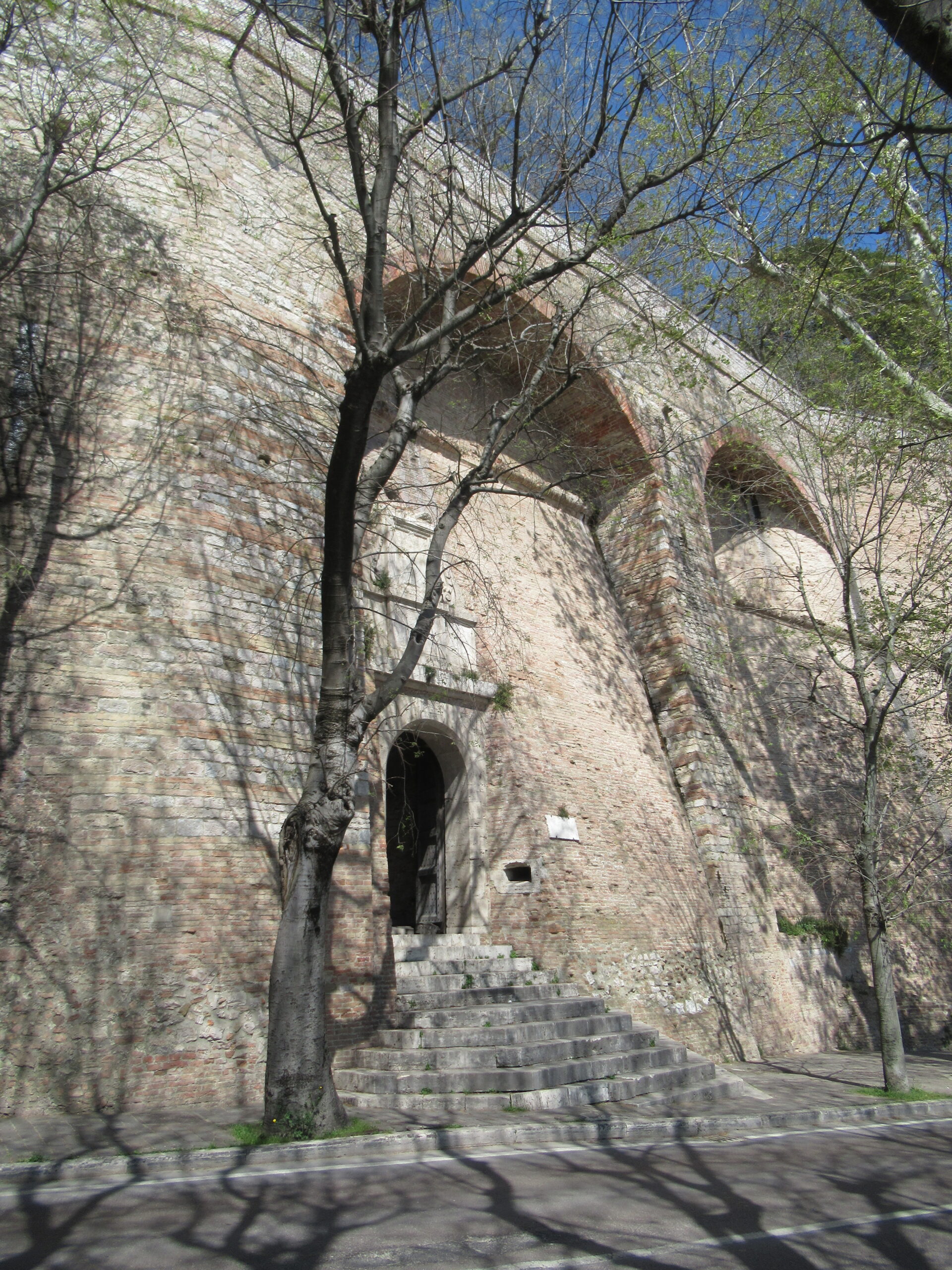 Eingang zur unterirdischen Altstadt